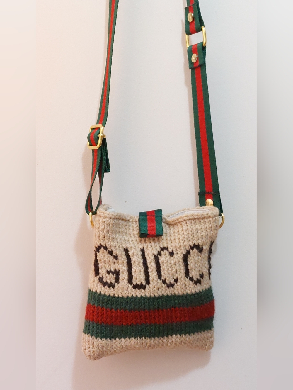 NEW Gucci Beige Knit Phone Case Front Logo + Iconic Green-Red Crossbody Strap